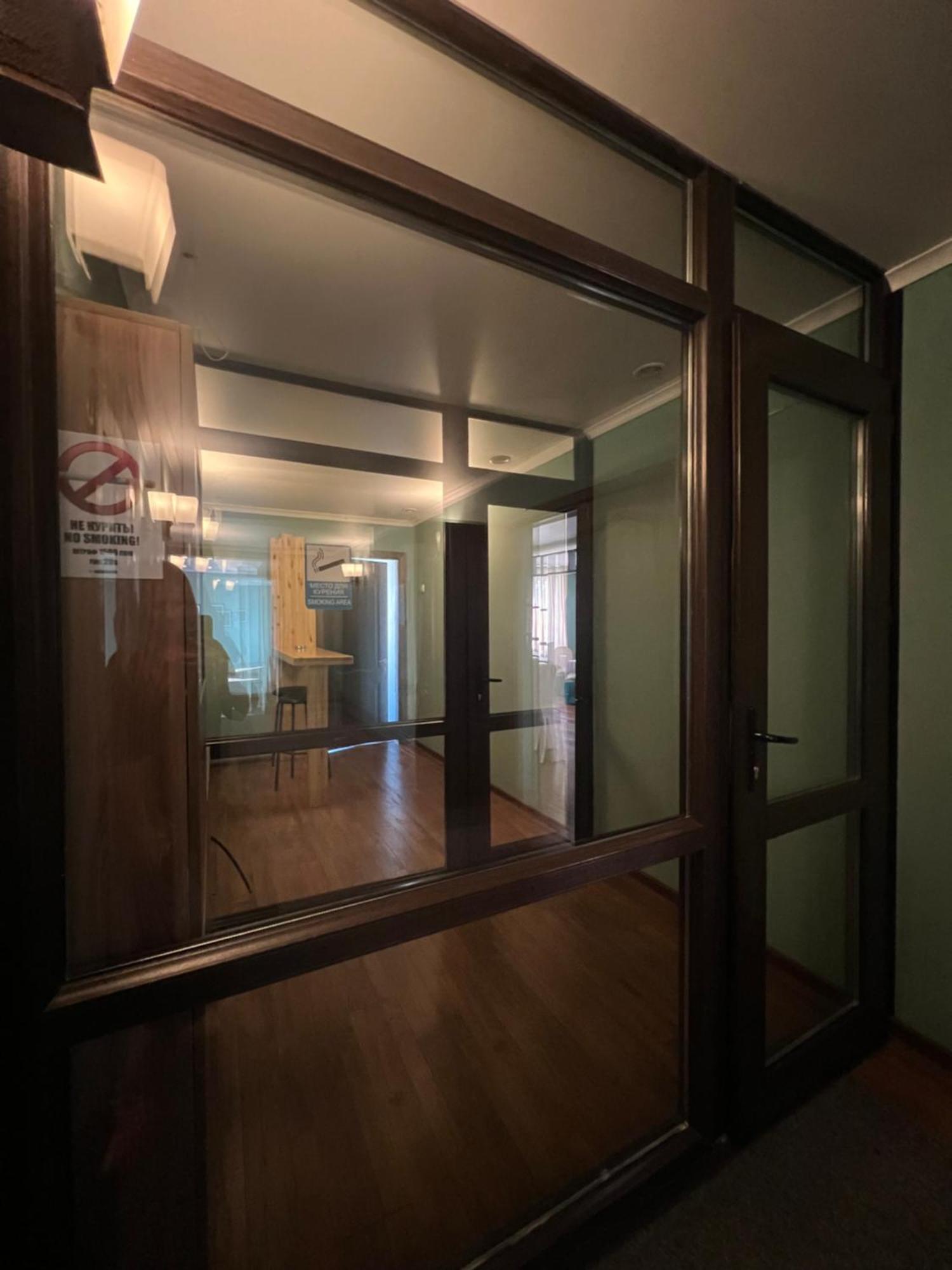 Salut Hotel Bishkek Exterior foto