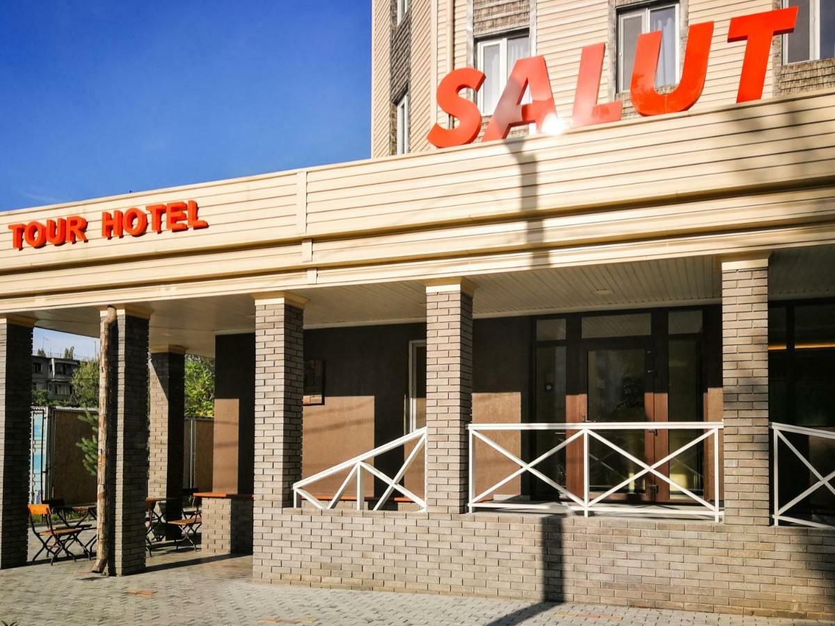 Salut Hotel Bishkek Exterior foto