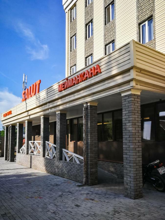 Salut Hotel Bishkek Exterior foto
